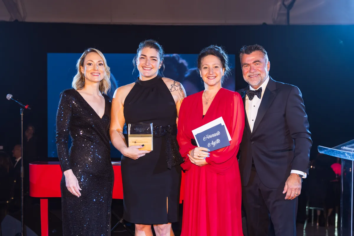 Emilie Dussault, présidente du CA du Conseil du patronat du Québec, Mariane Chouinard – CaCO3 Biotech (Prix coup de cœur Hermante Ayotte), Catherine Ayotte, Karl Blackburn, président du Conseil du patronat du Québec